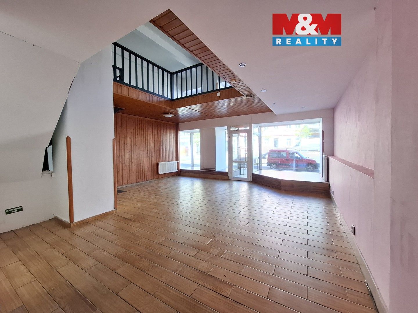 Prodej komerčního prostoru 120 m² - foto 1