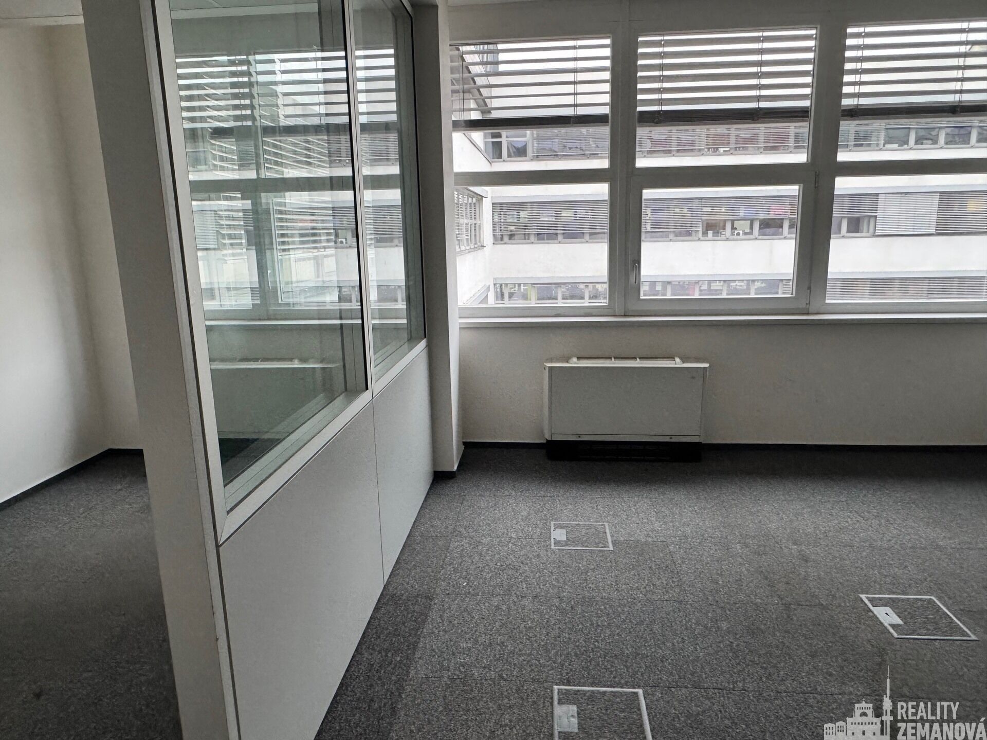 Pronájem komerčního prostoru 168 m² - foto 1