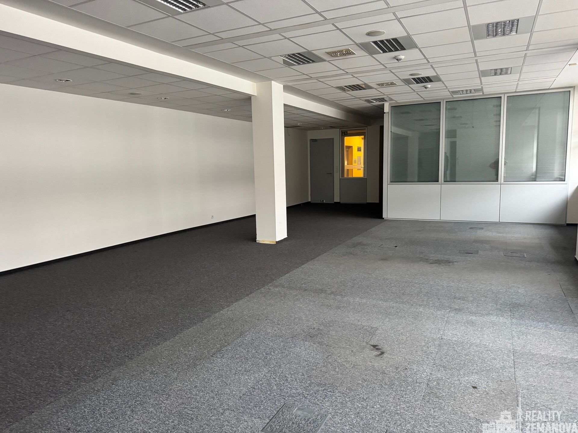 Pronájem komerčního prostoru 168 m² - foto 3