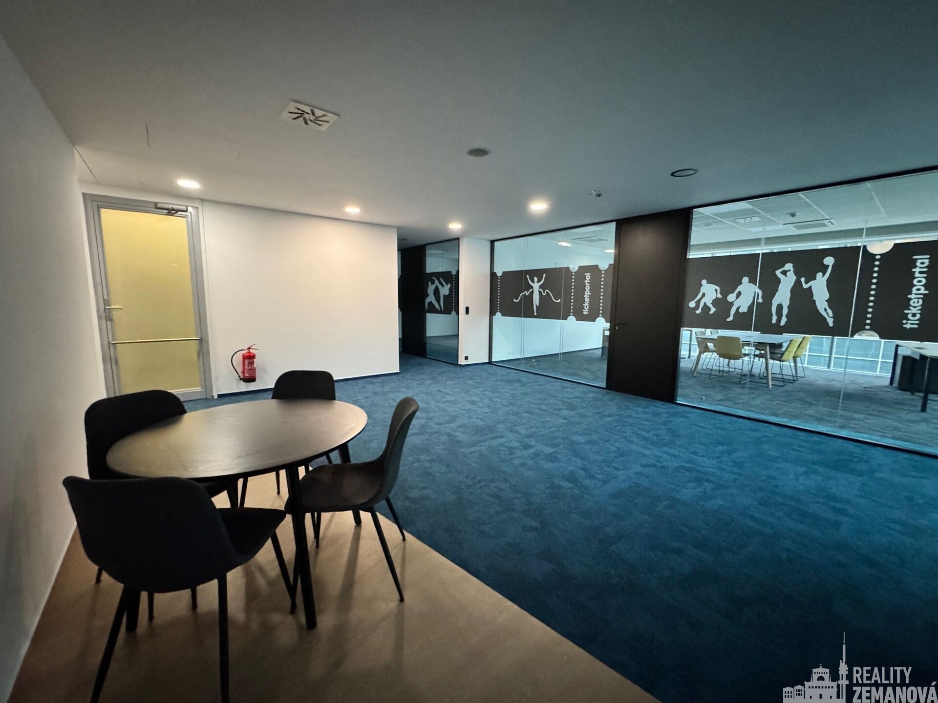 Pronájem komerčního prostoru 740 m² - foto 7