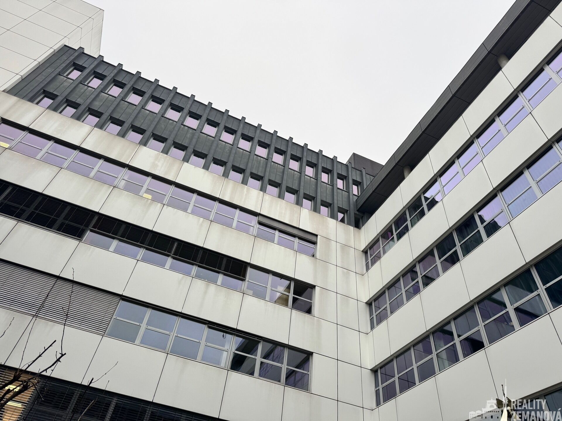 Pronájem komerčního prostoru 740 m² - foto 20