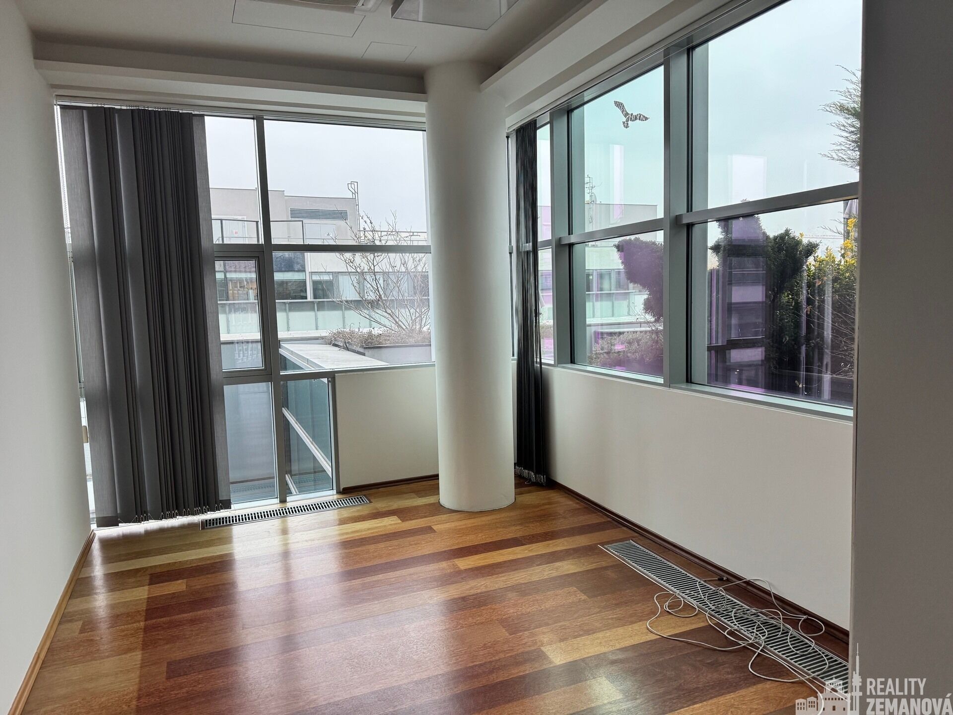 Pronájem komerčního prostoru 469 m² - foto 7