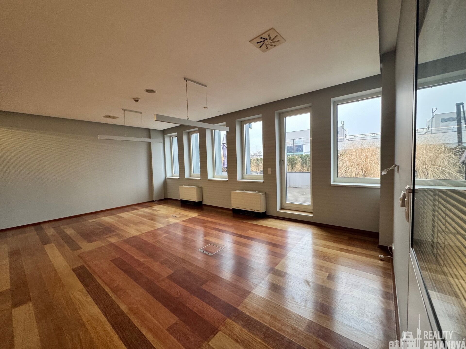 Pronájem komerčního prostoru 469 m² - foto 9
