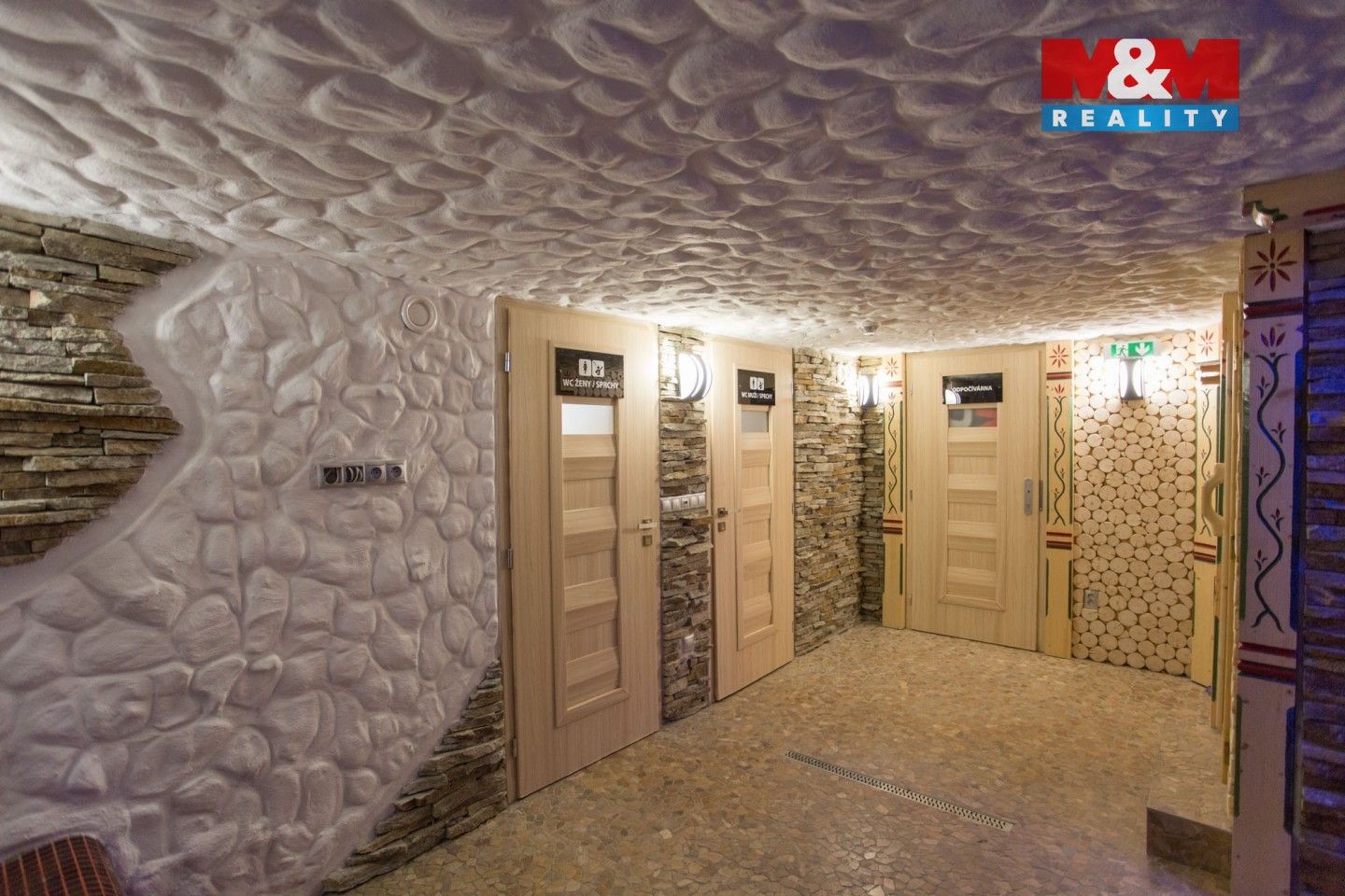 Prodej komerčního prostoru 325 m² - foto 18