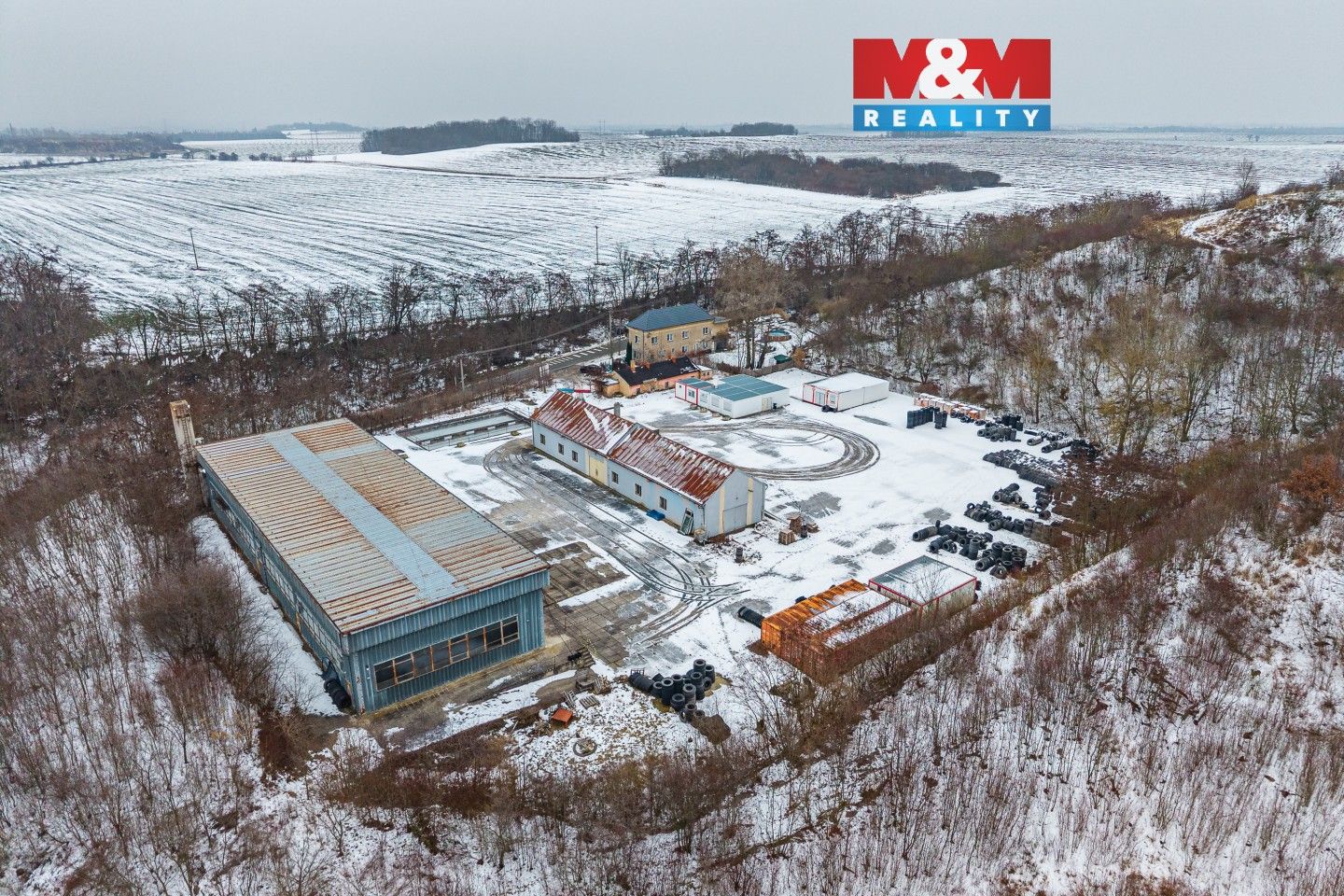 Pronájem komerčního prostoru 1100 m² - foto 1