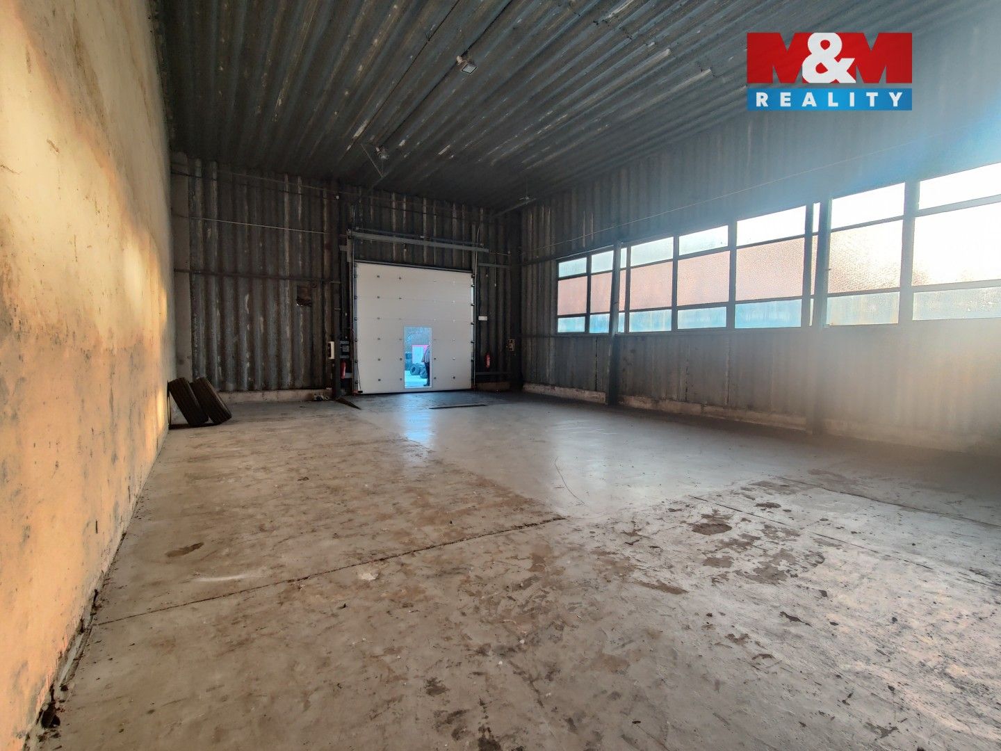 Pronájem komerčního prostoru 1100 m² - foto 7