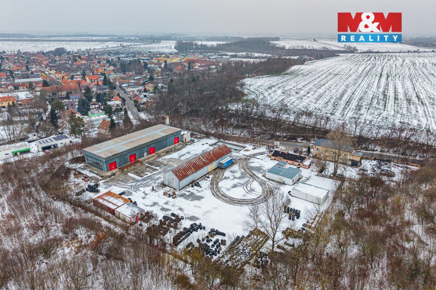 Pronájem komerčního prostoru 1100 m² - foto 8