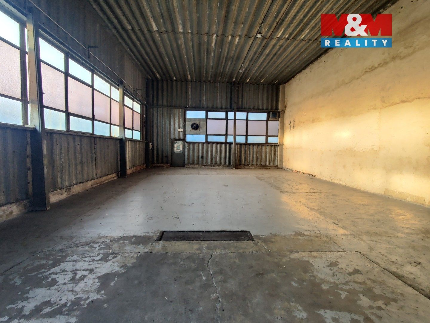 Pronájem komerčního prostoru 1100 m² - foto 16