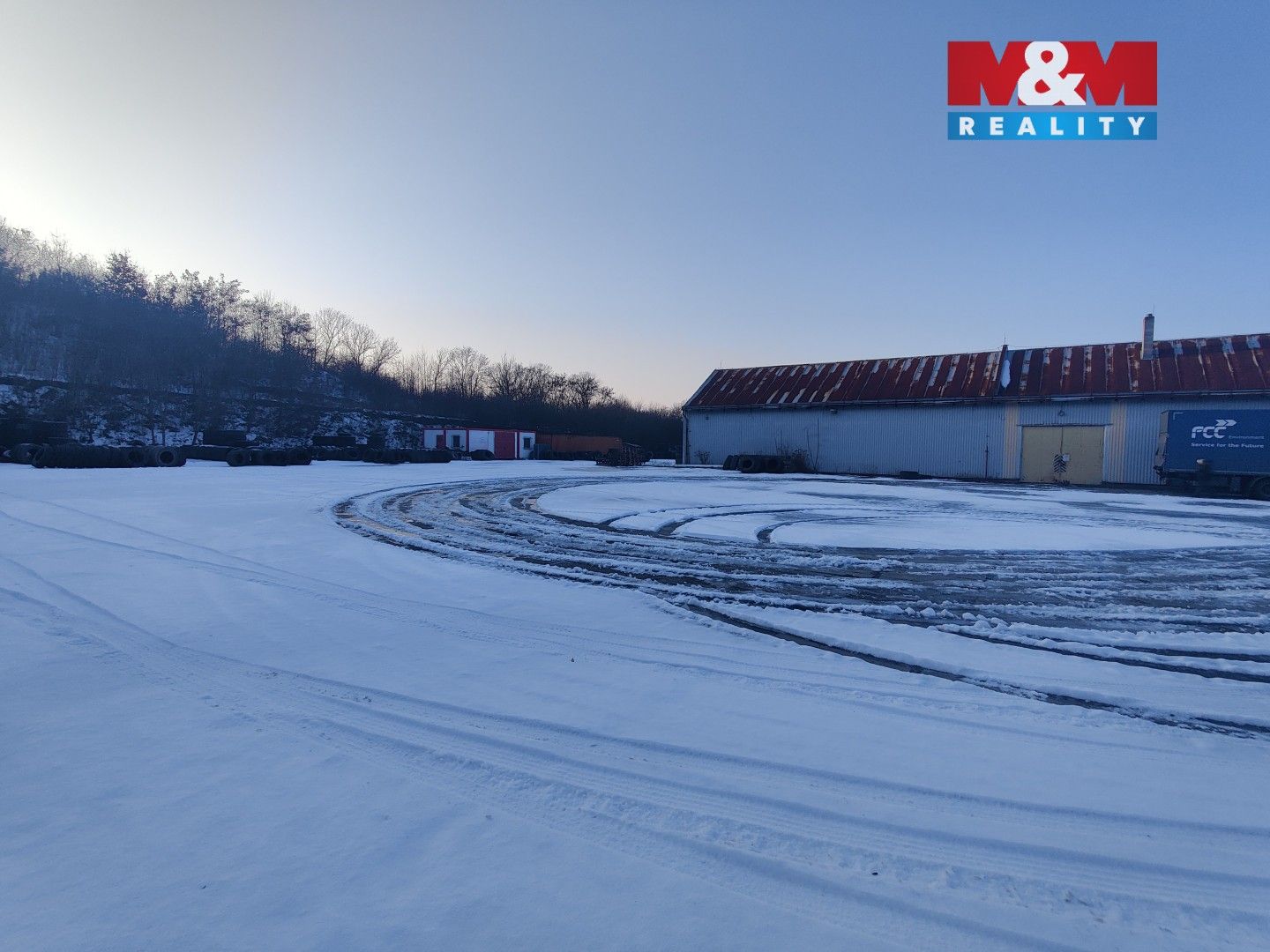 Pronájem komerčního prostoru 1100 m² - foto 14