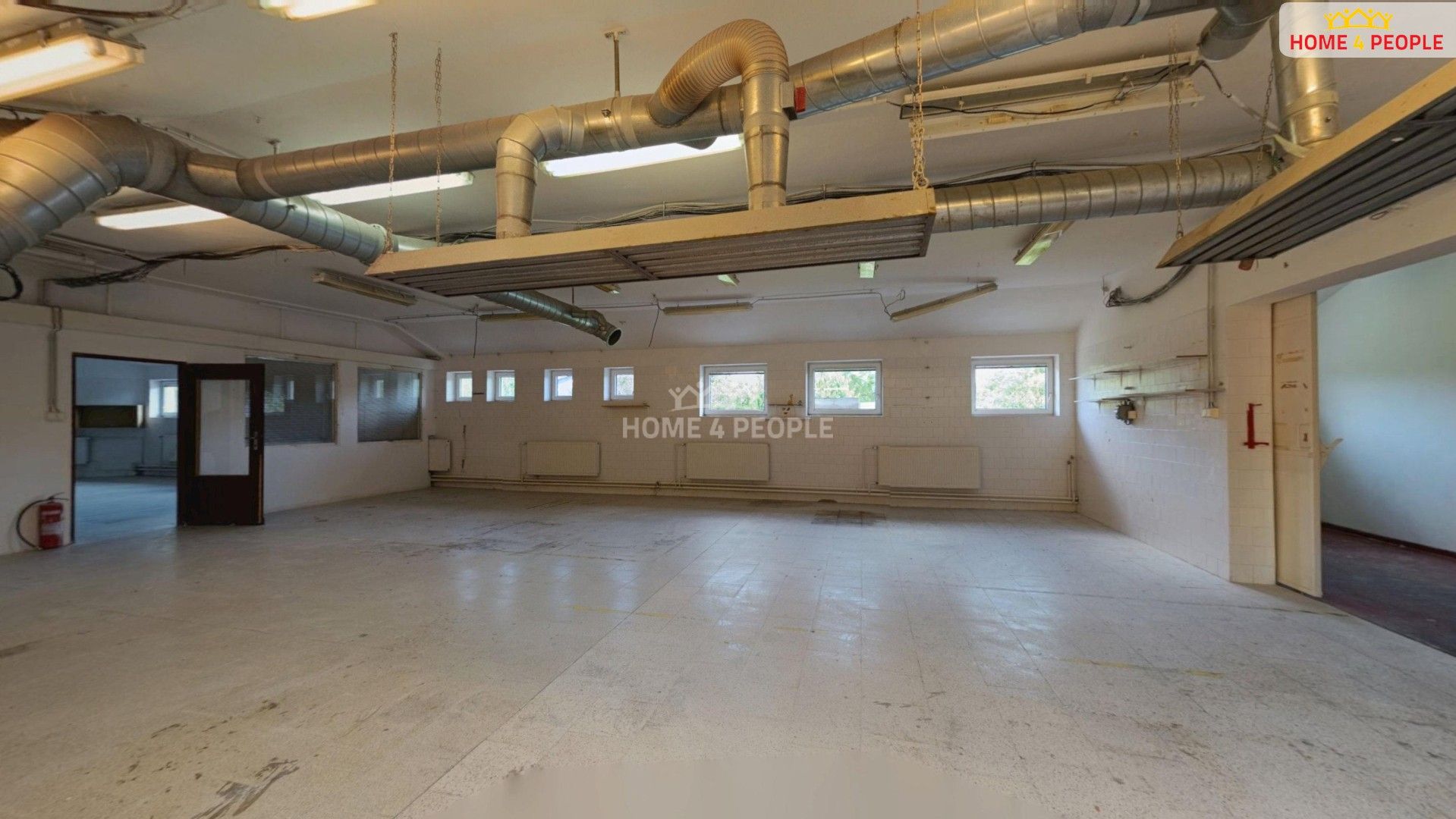 Pronájem komerčního prostoru 985 m² - foto 7