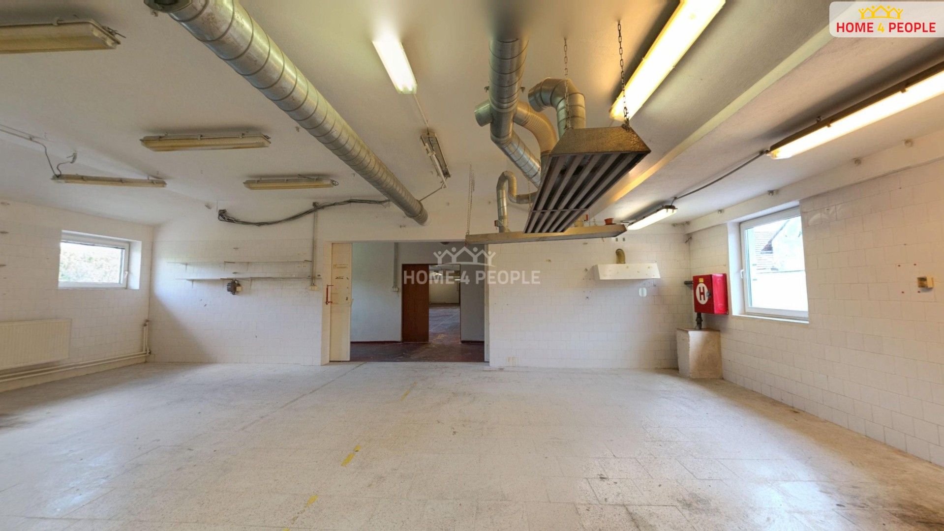 Pronájem komerčního prostoru 985 m² - foto 6