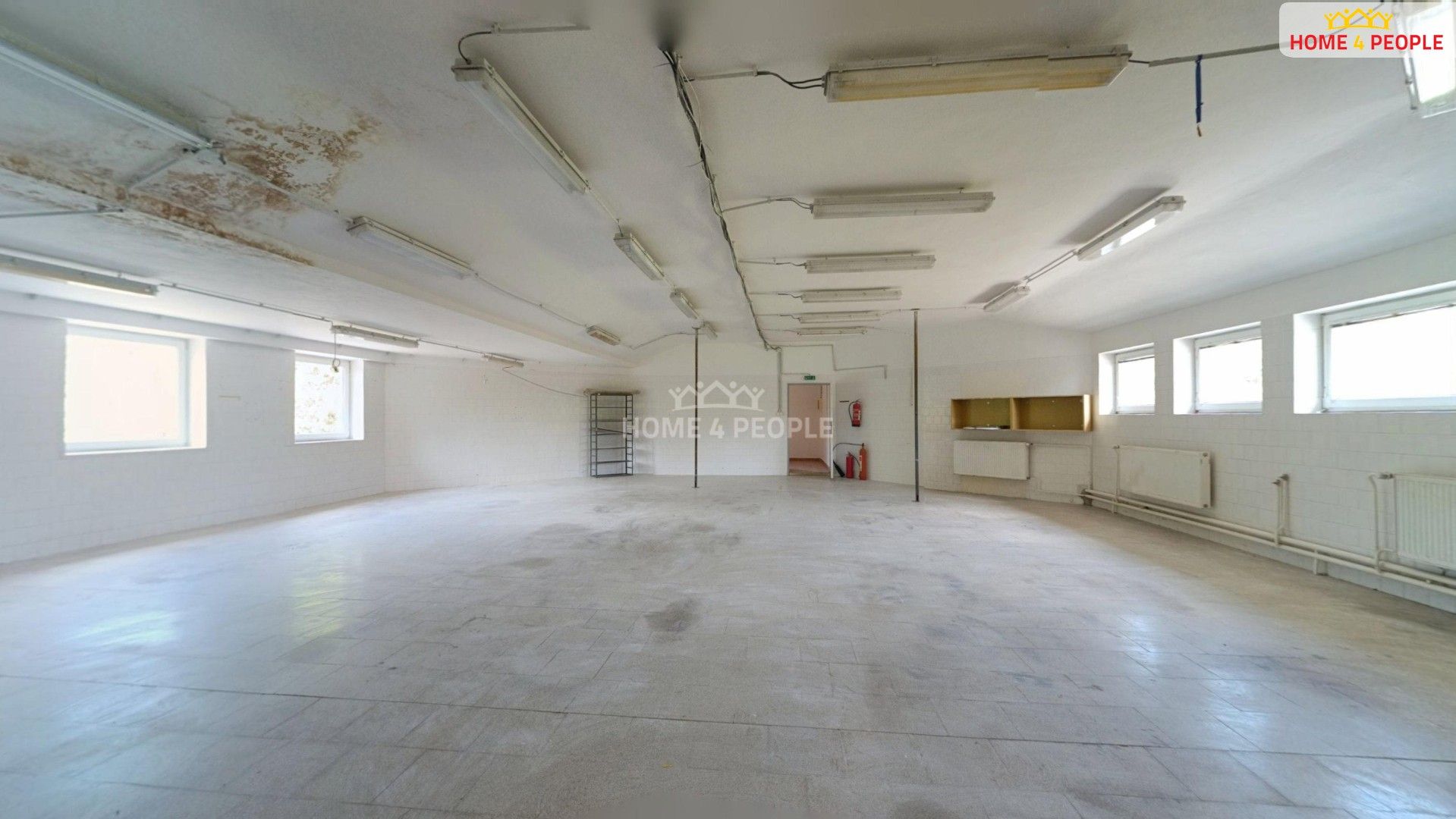 Pronájem komerčního prostoru 985 m² - foto 9