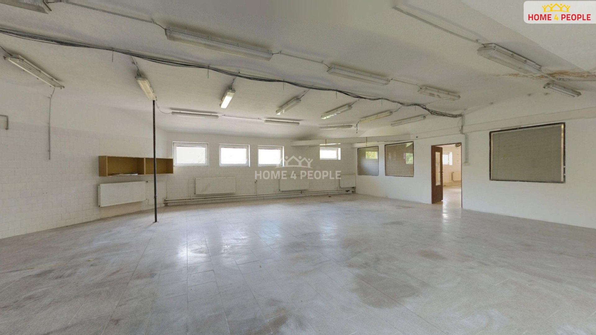 Pronájem komerčního prostoru 985 m² - foto 11