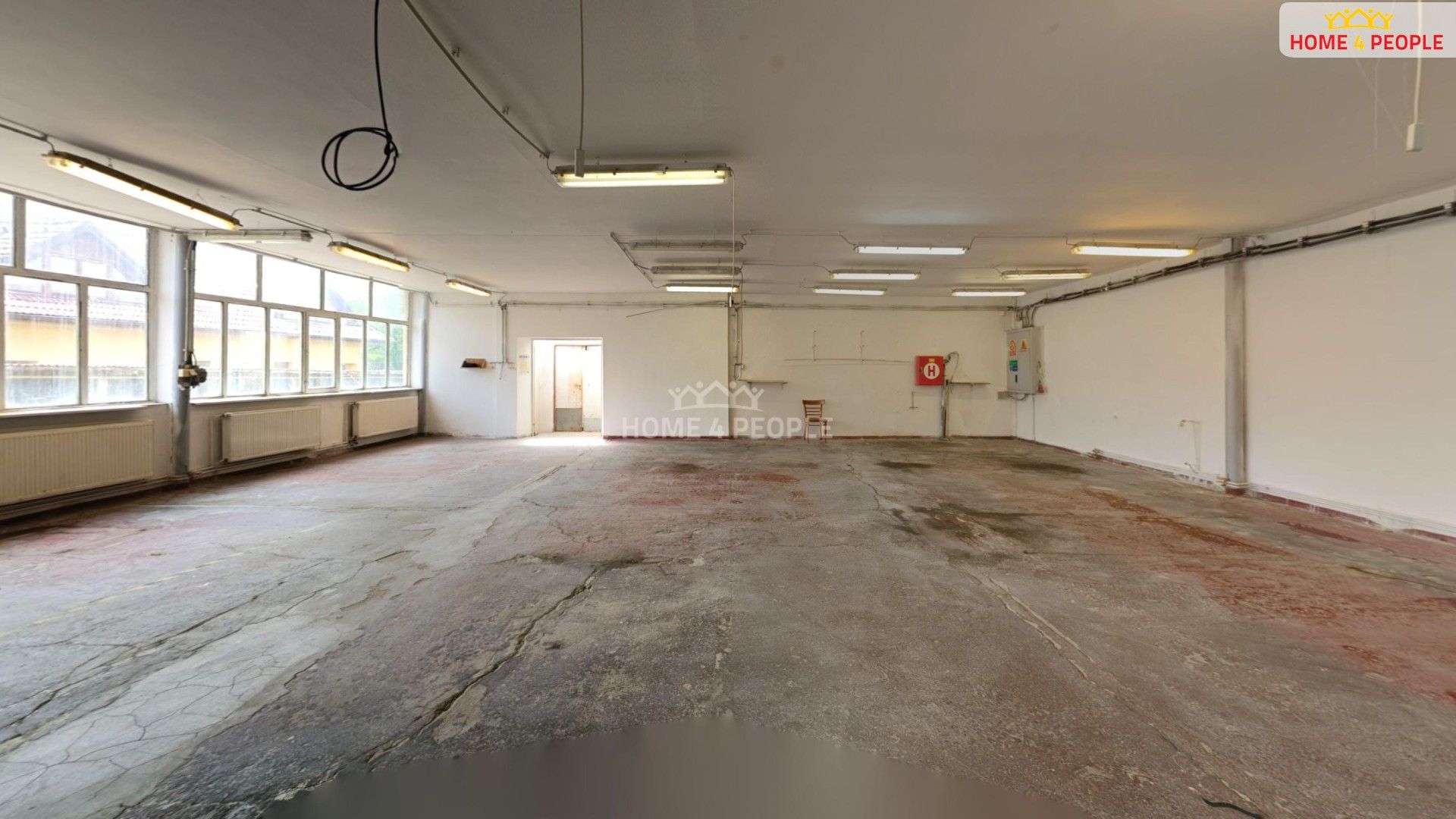 Pronájem komerčního prostoru 985 m² - foto 30