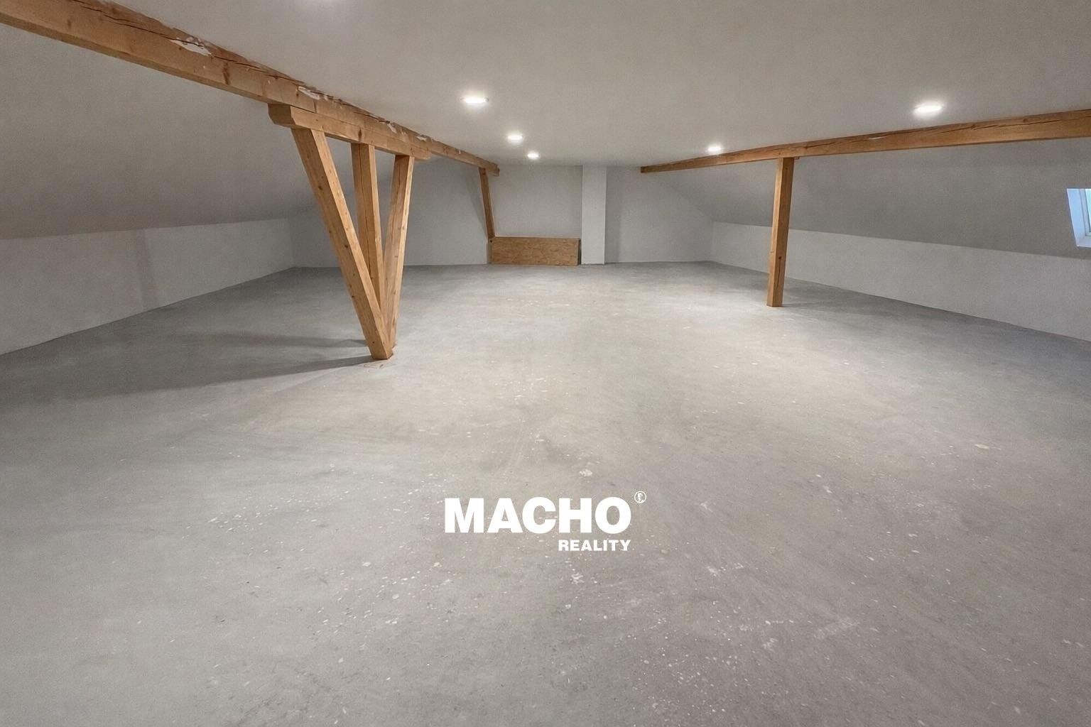 Pronájem komerčního prostoru 195 m² - foto 7
