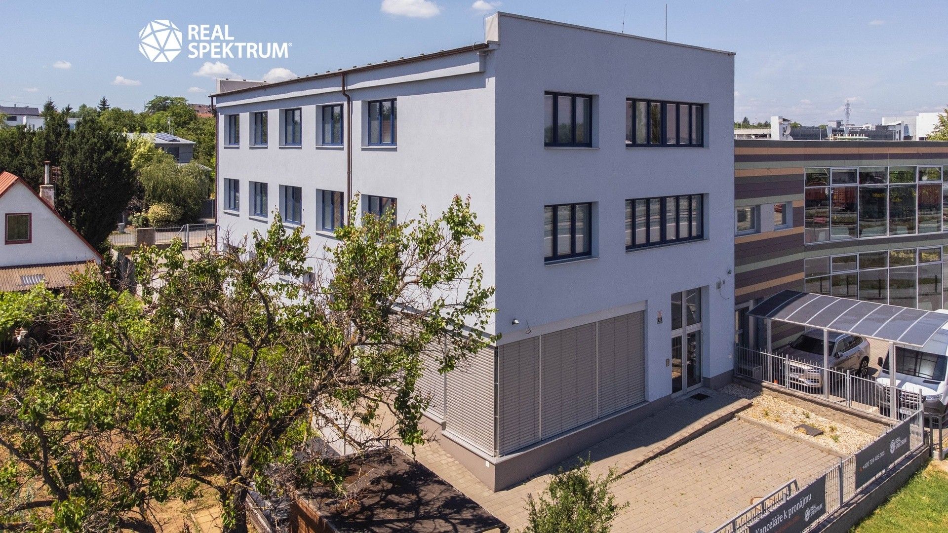 Pronájem komerčního prostoru 684 m² - foto 8