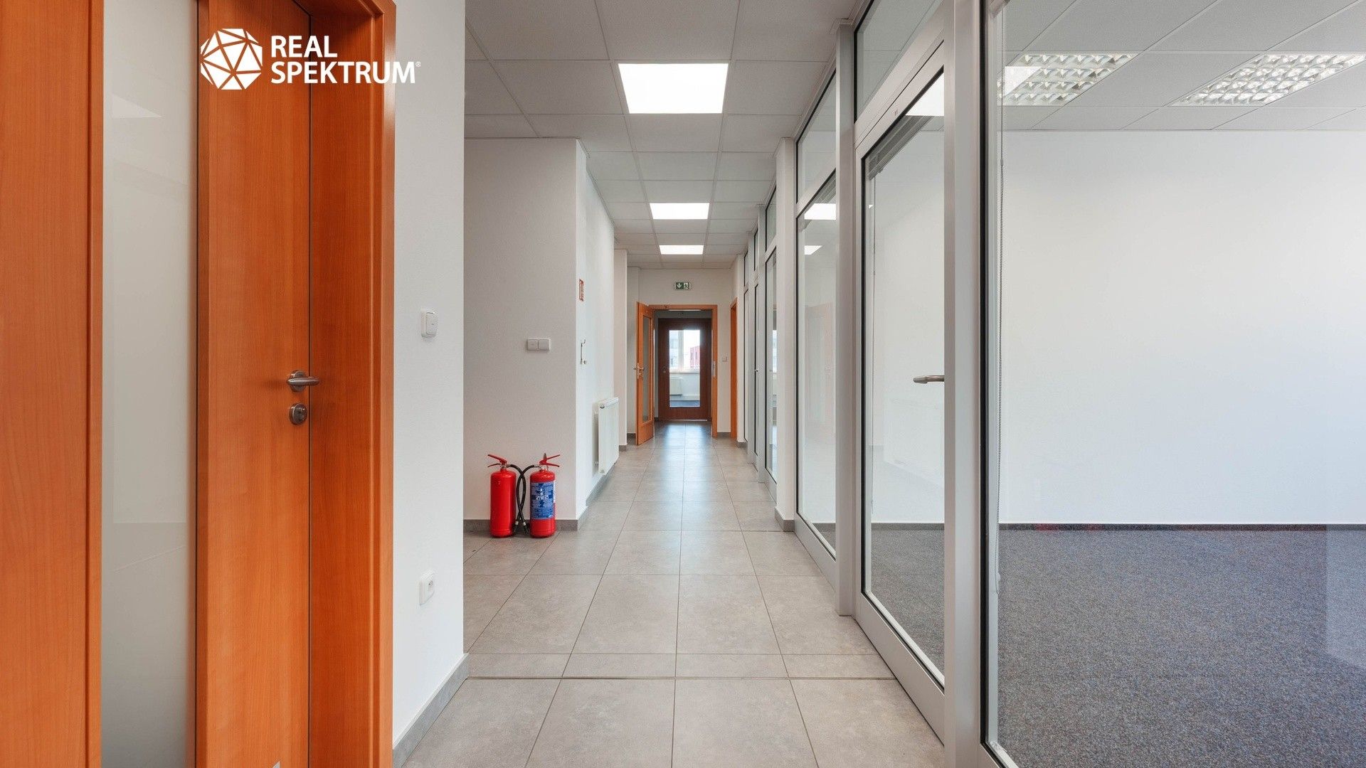 Pronájem komerčního prostoru 684 m² - foto 15