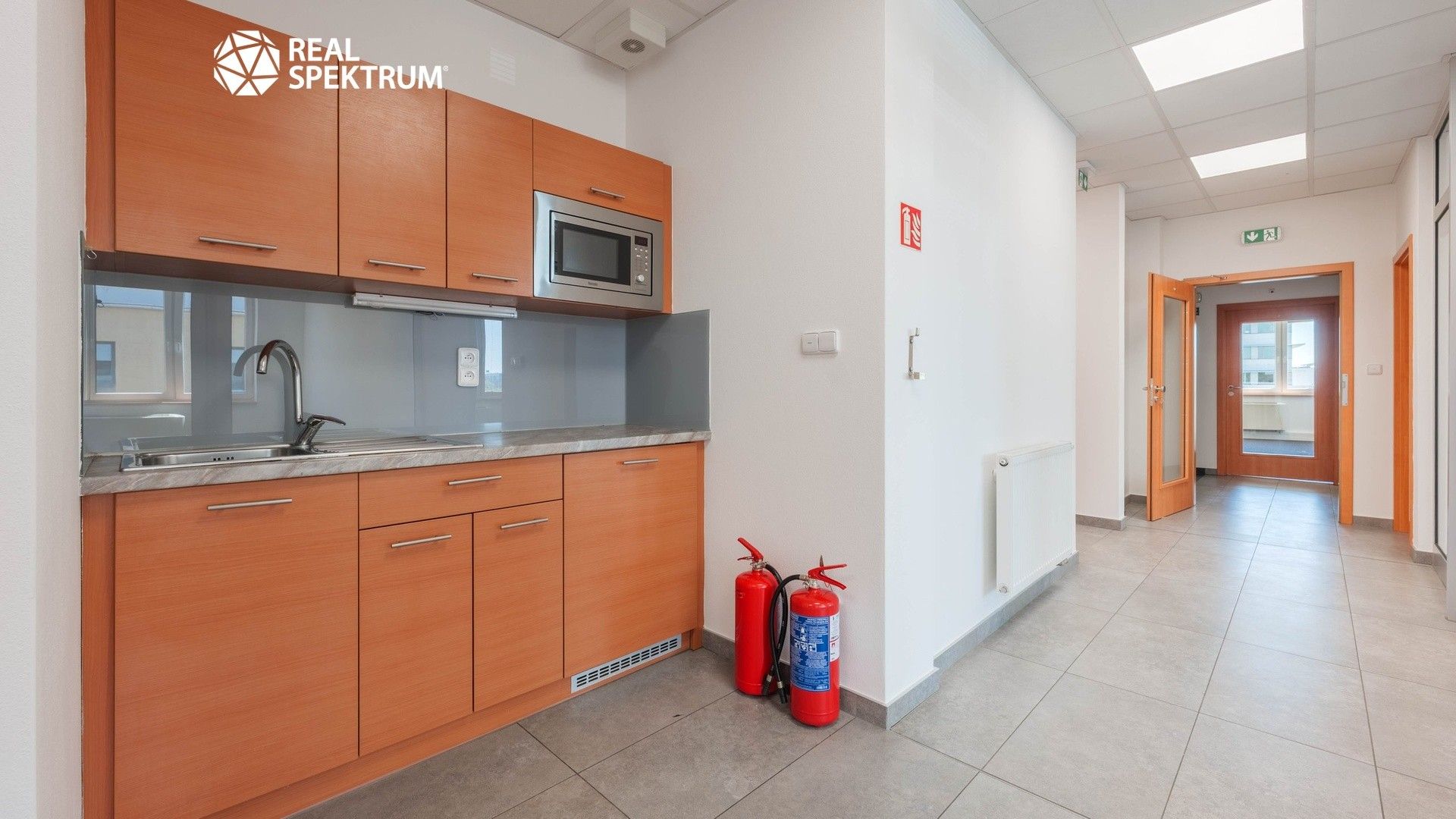 Pronájem komerčního prostoru 684 m² - foto 24
