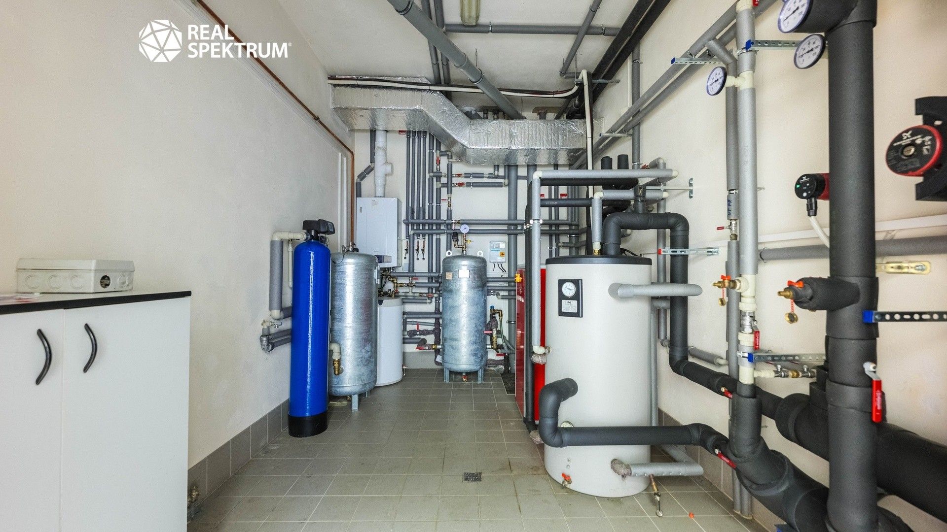 Pronájem komerčního prostoru 684 m² - foto 25