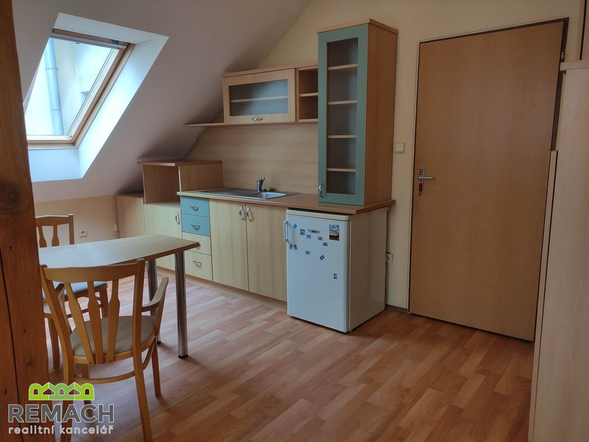 Pronájem komerčního prostoru 35 m² - foto 6