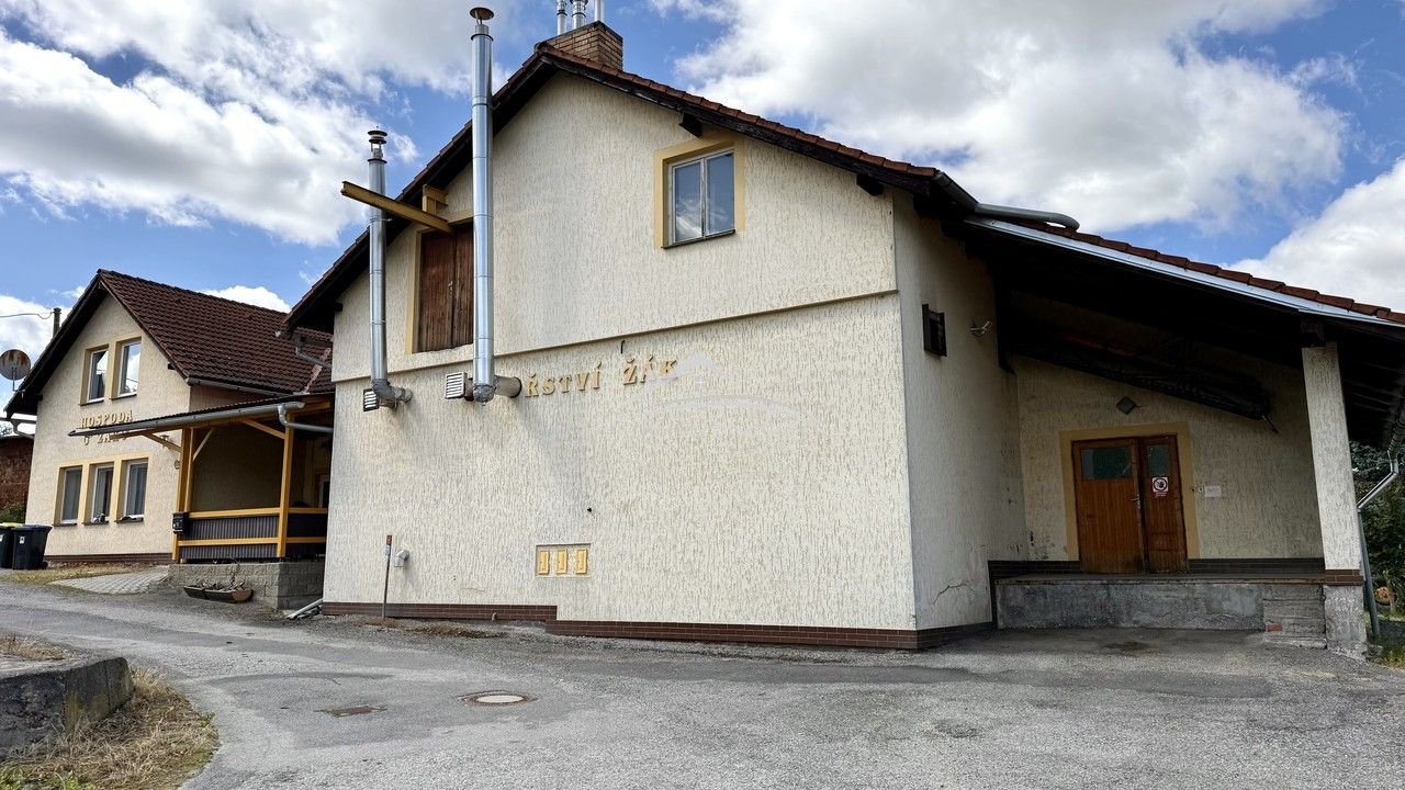 Pronájem komerčního prostoru 272 m² - foto 1