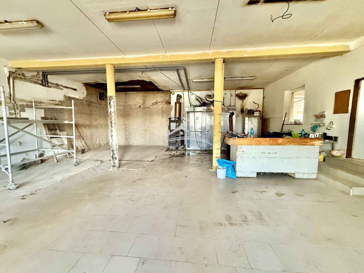 Pronájem komerčního prostoru 272 m² - foto 2
