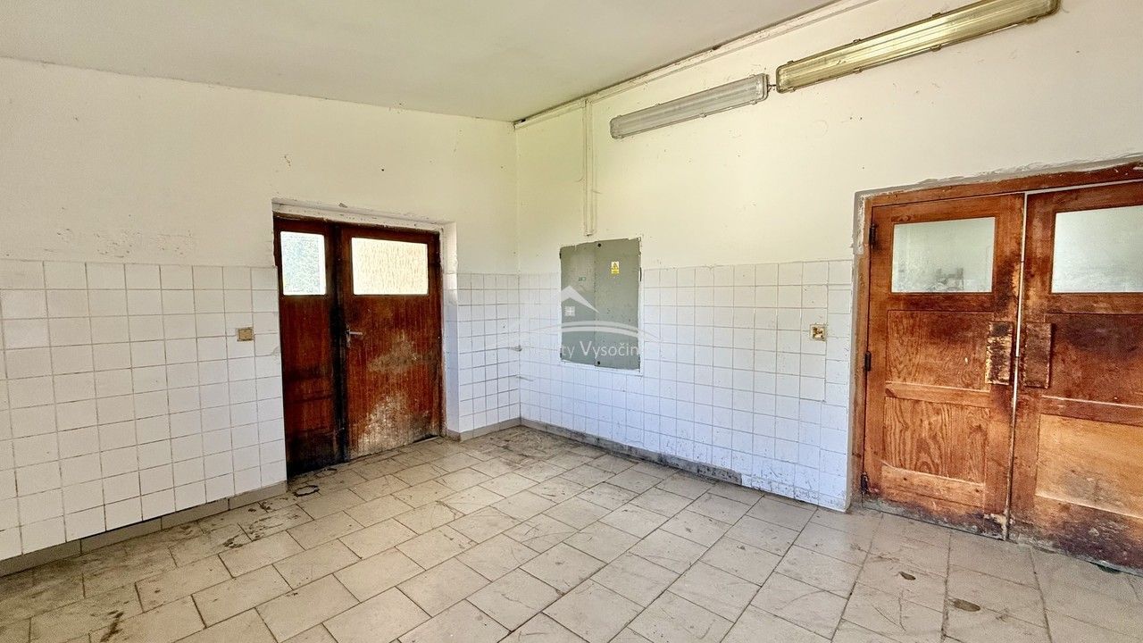 Pronájem komerčního prostoru 272 m² - foto 8