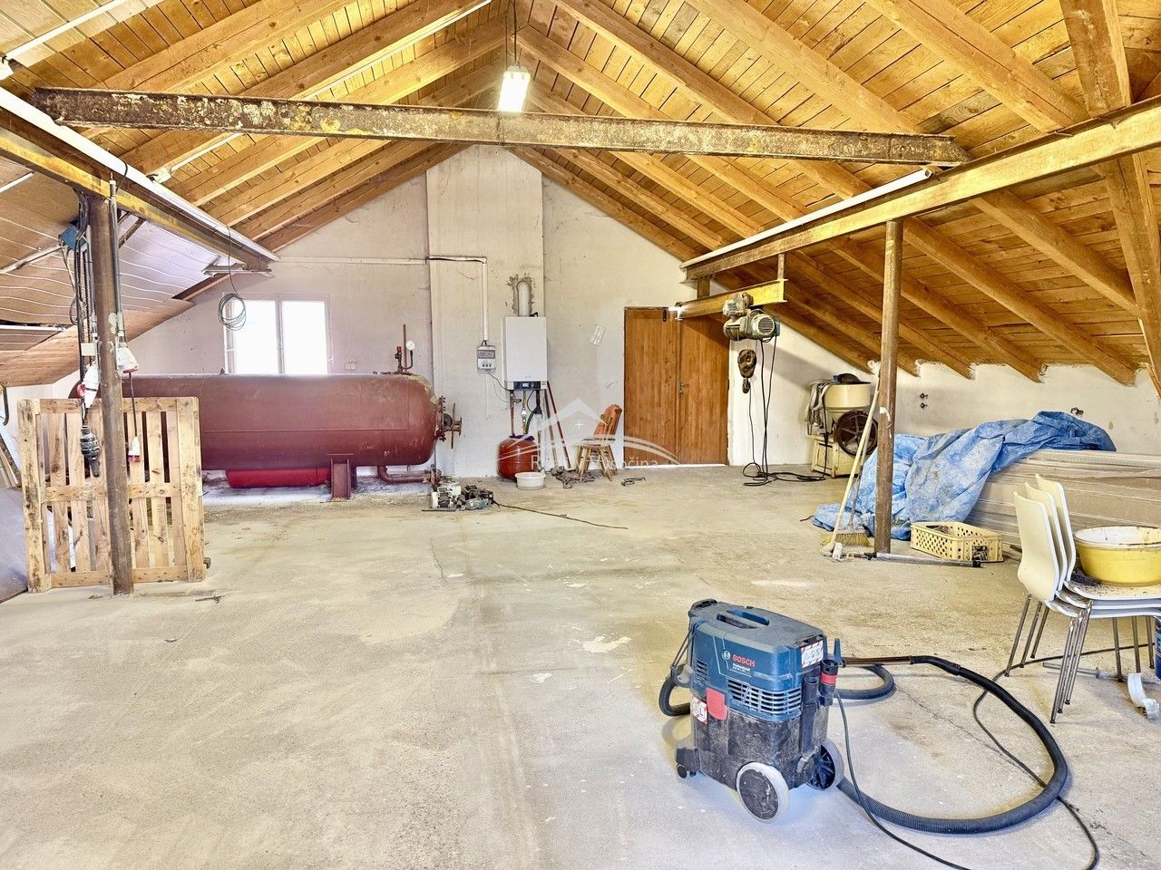 Pronájem komerčního prostoru 272 m² - foto 9