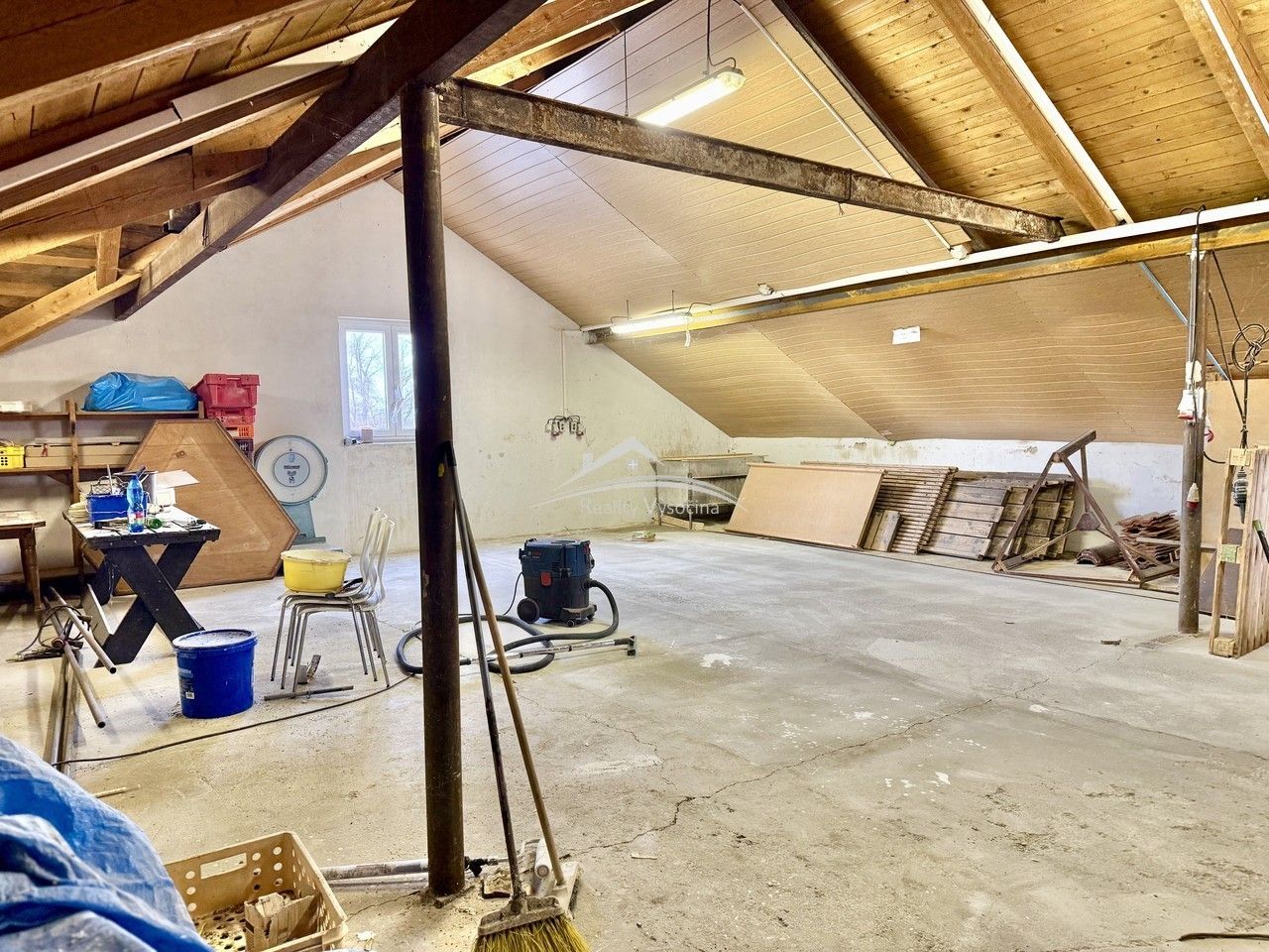Pronájem komerčního prostoru 272 m² - foto 12