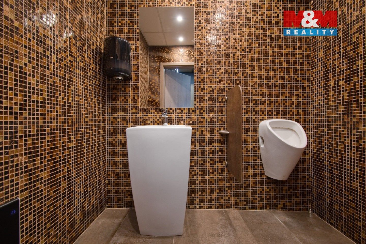 Pronájem komerčního prostoru 180 m² - foto 12