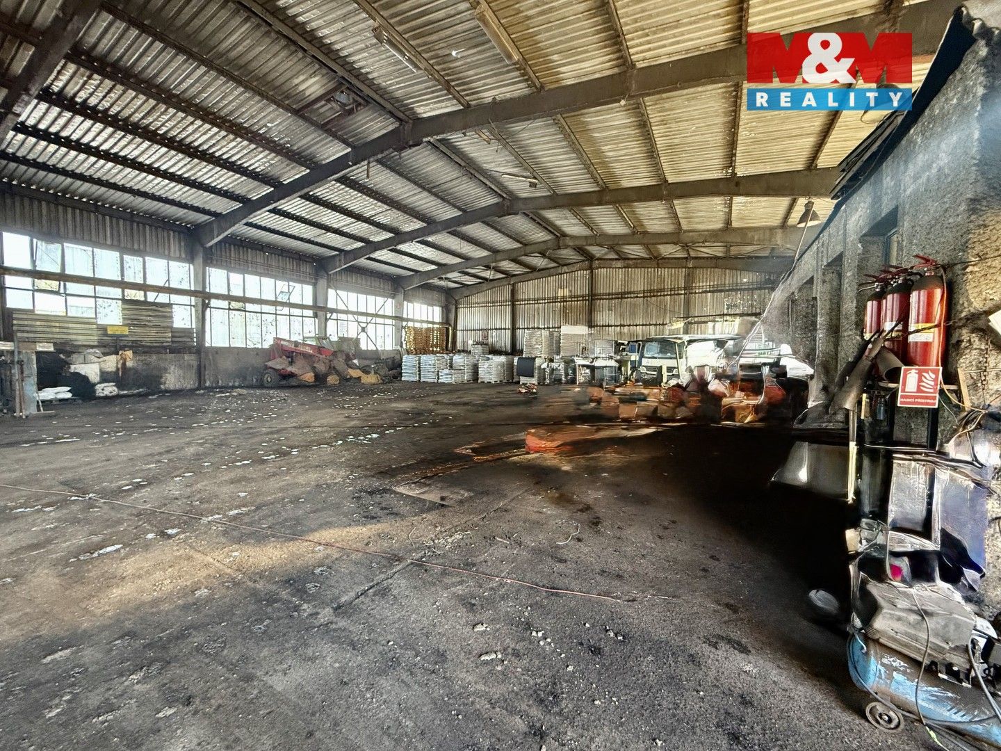 Pronájem komerčního prostoru 1150 m² - foto 2