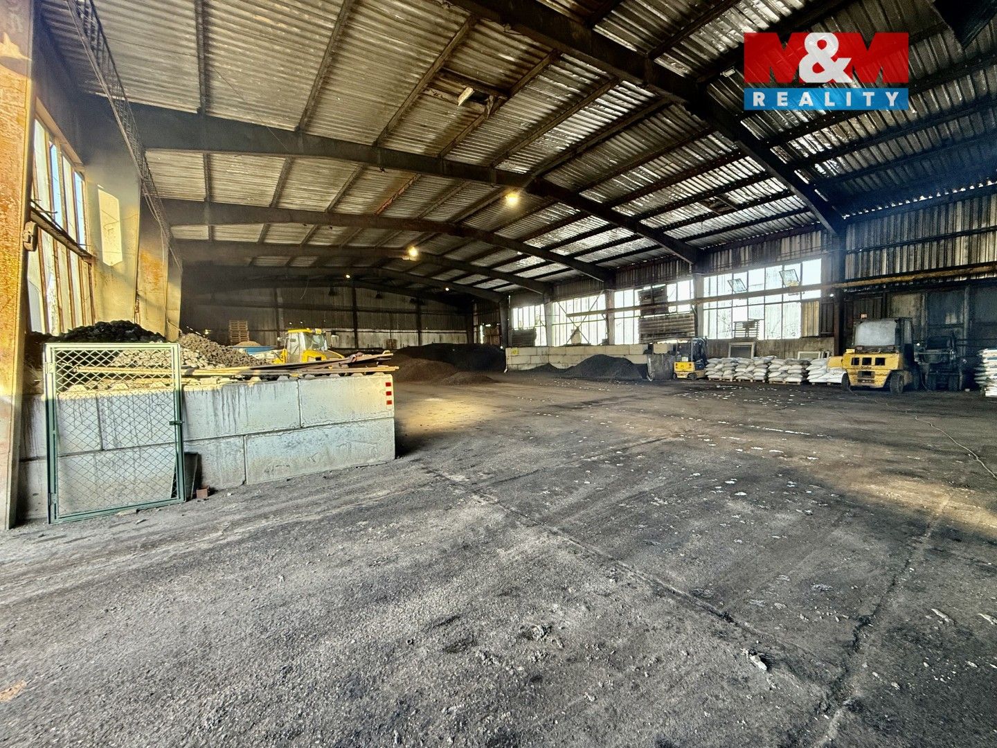 Pronájem komerčního prostoru 1150 m² - foto 3