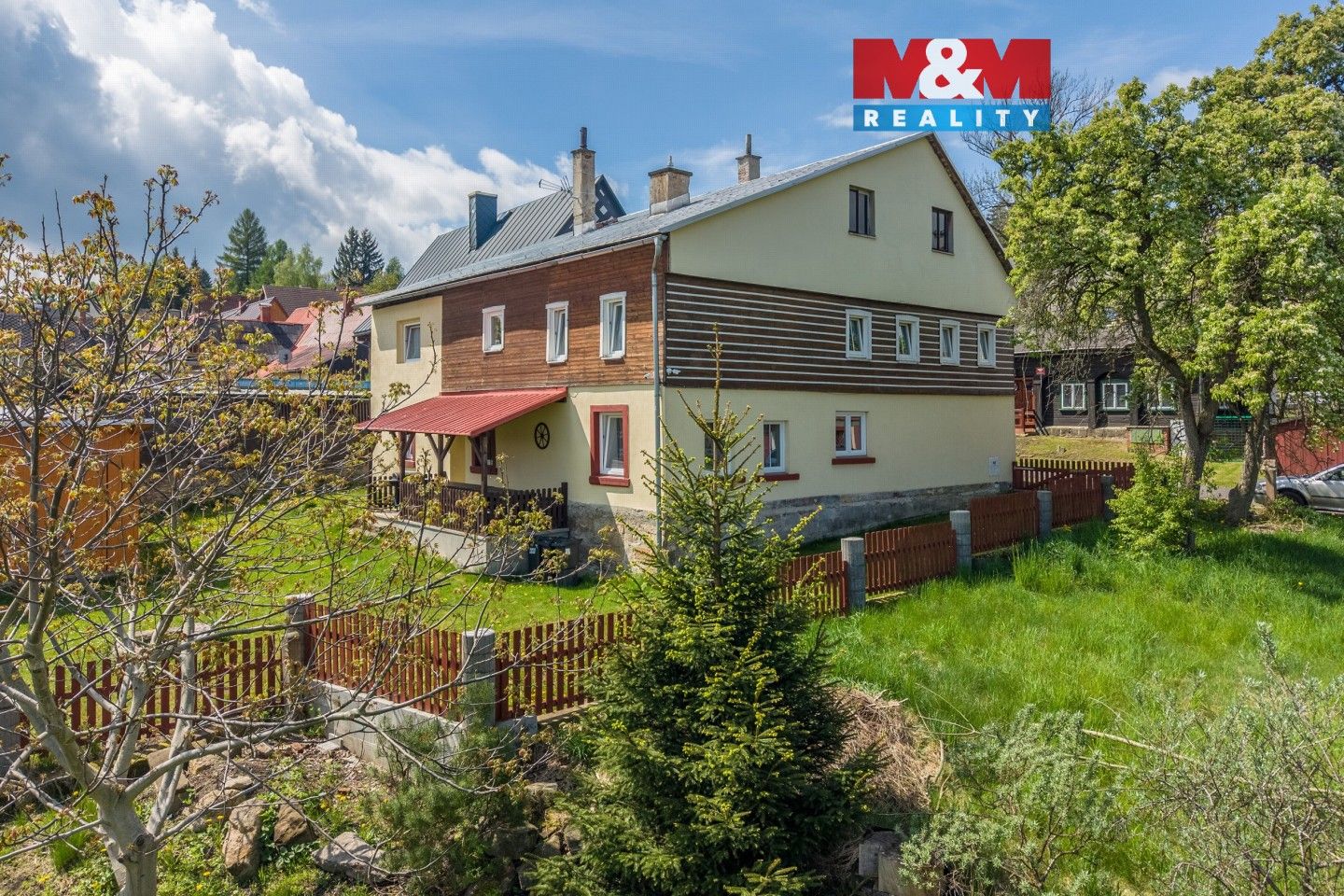 Prodej komerčního prostoru 285 m² - foto 1