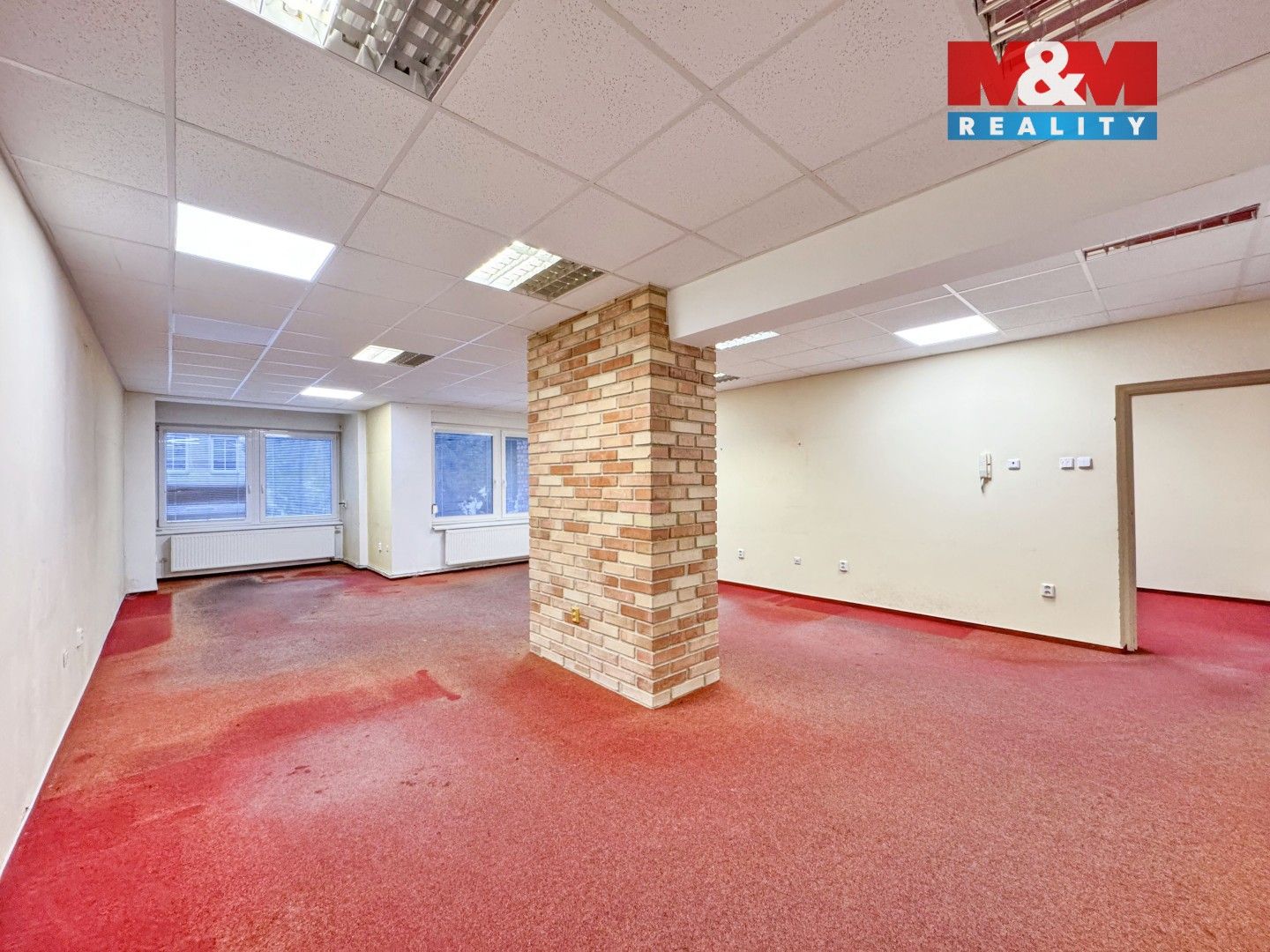 Pronájem komerčního prostoru 260 m² - foto 2