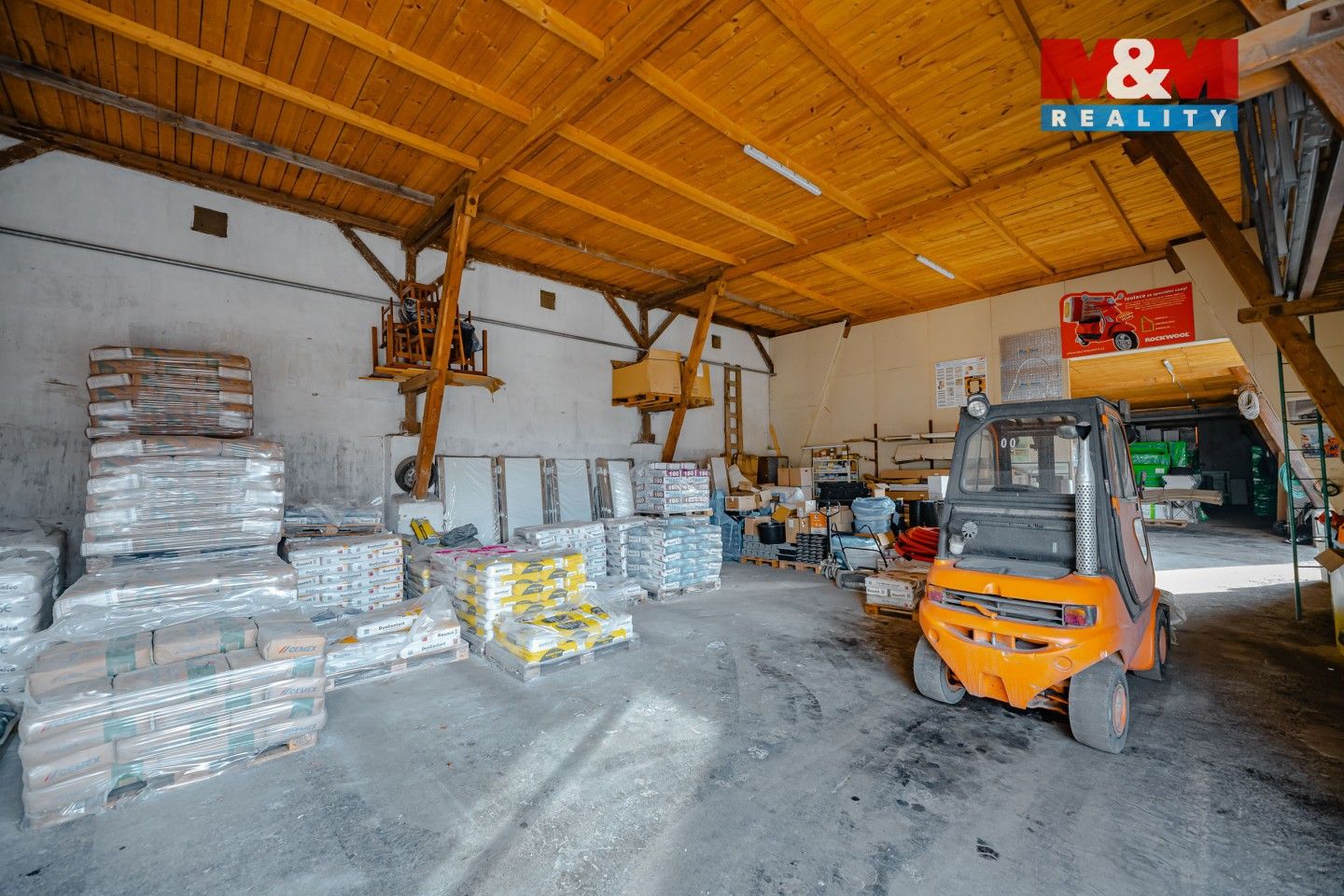 Prodej komerčního prostoru 900 m² - foto 4