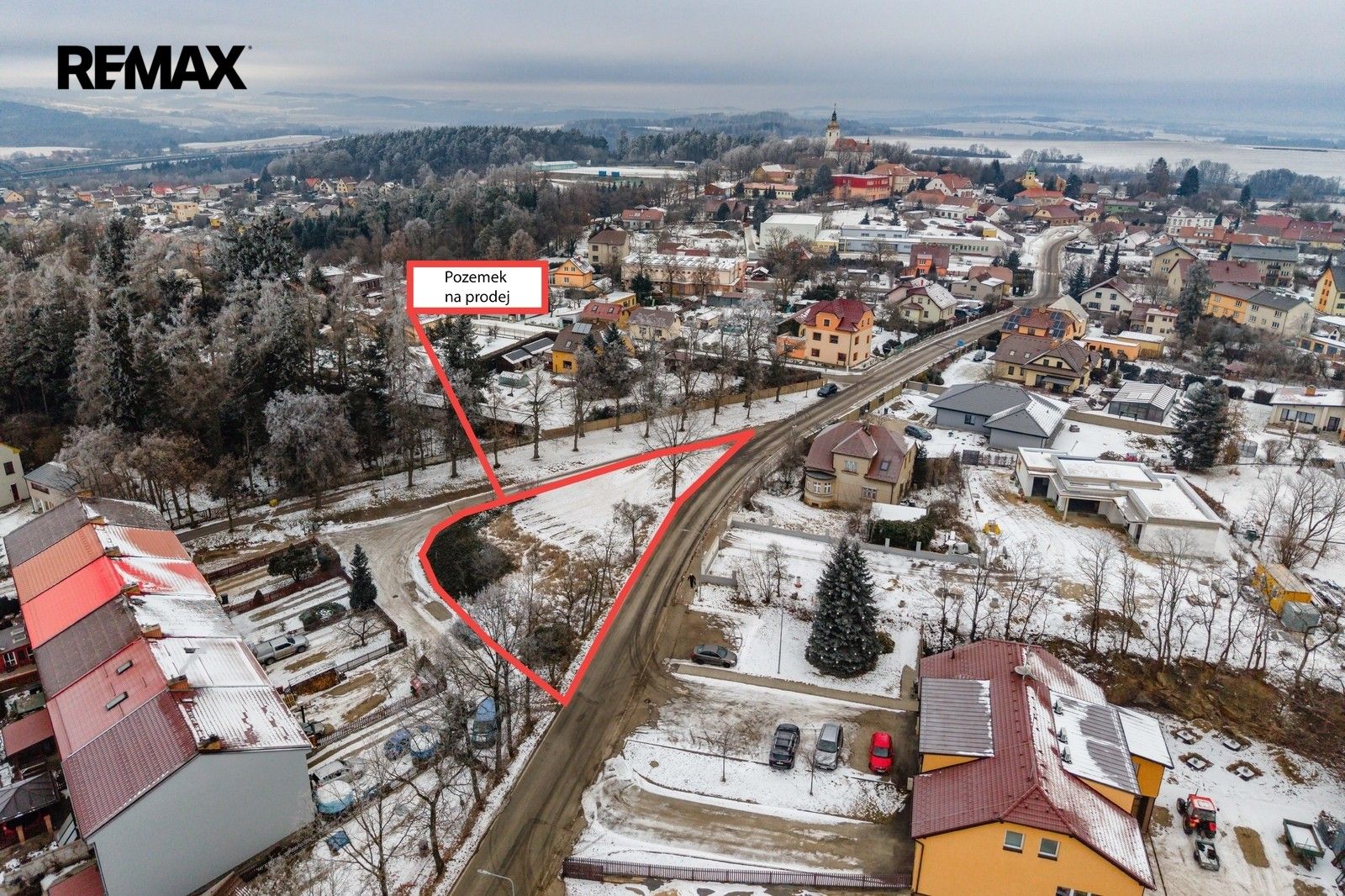 Prodej pozemku 806 m² - foto 1