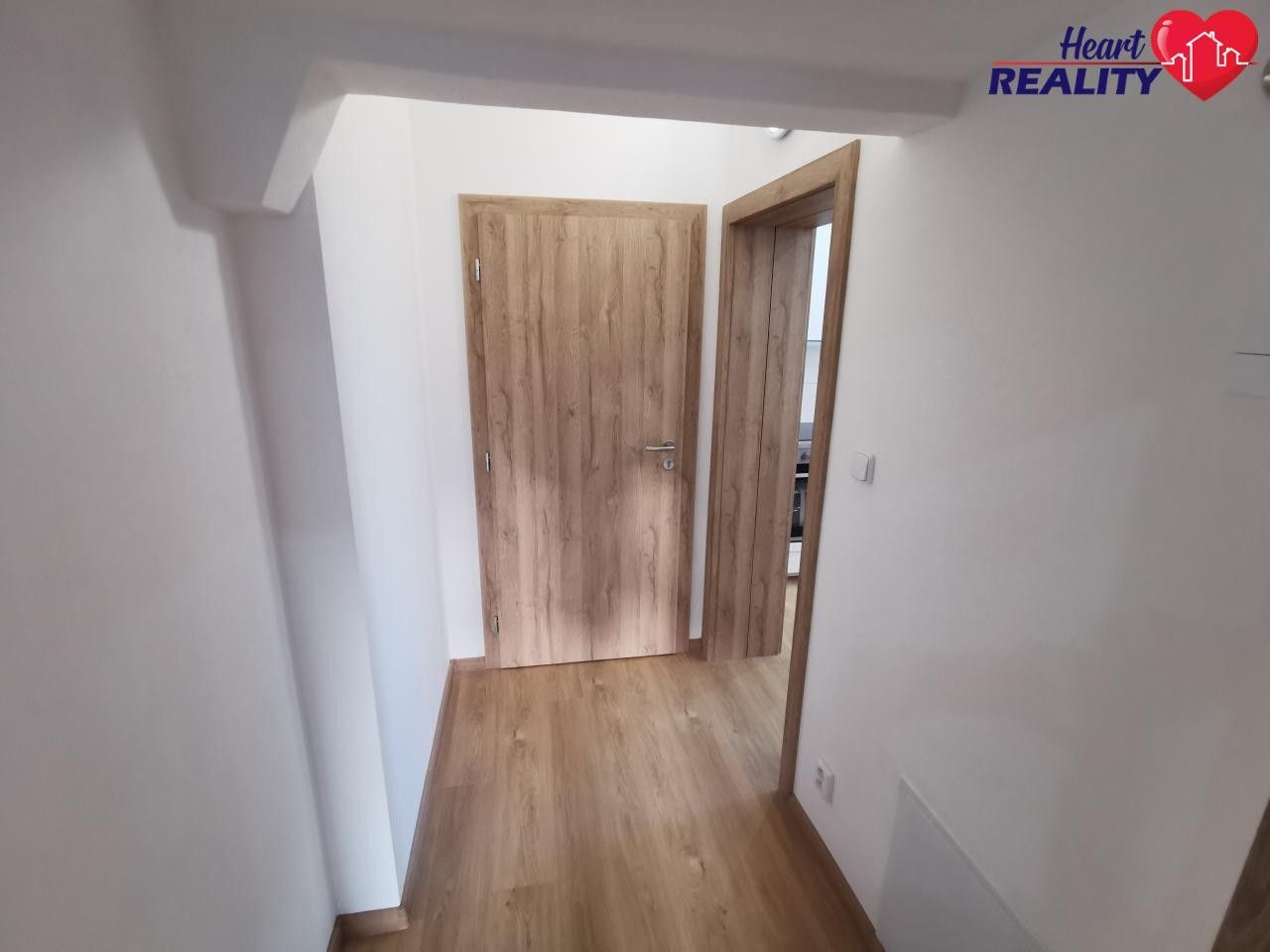Pronájem bytu 2+1 61 m² - foto 4