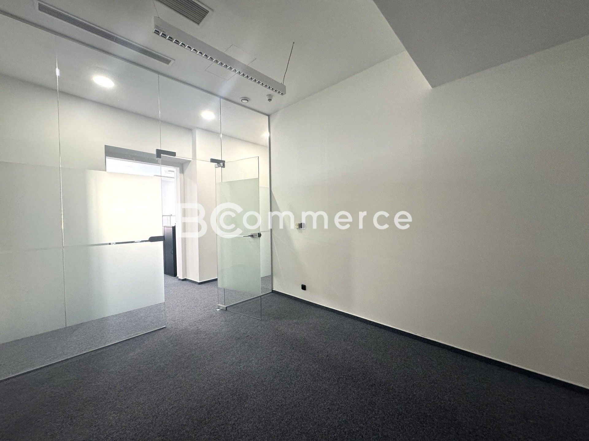 Pronájem komerčního prostoru 86 m² - foto 4