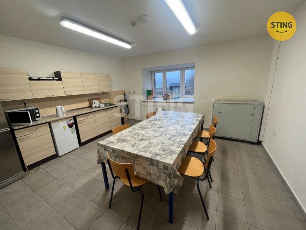 Pronájem komerčního prostoru 500 m² - foto 7