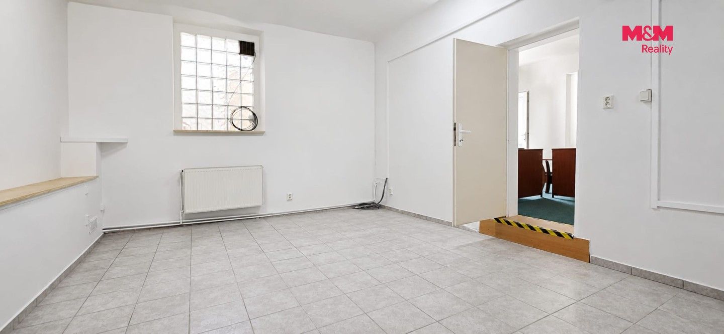 Pronájem komerčního prostoru 140 m² - foto 4