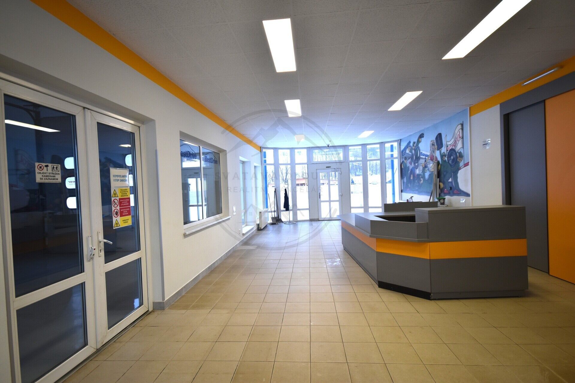 Pronájem komerčního prostoru 356 m² - foto 5