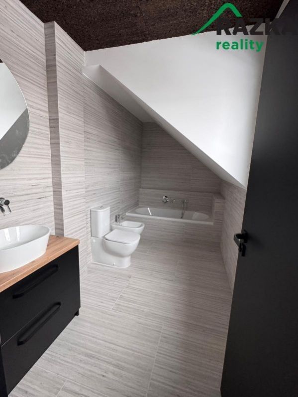 Pronájem bytu 2+kk 50 m² - foto 9