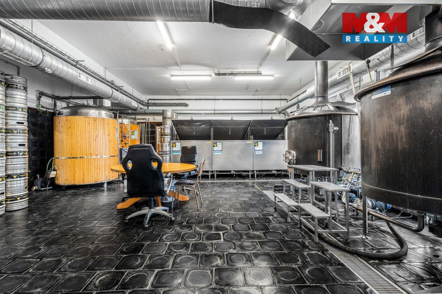 Prodej komerčního prostoru 560 m² - foto 16