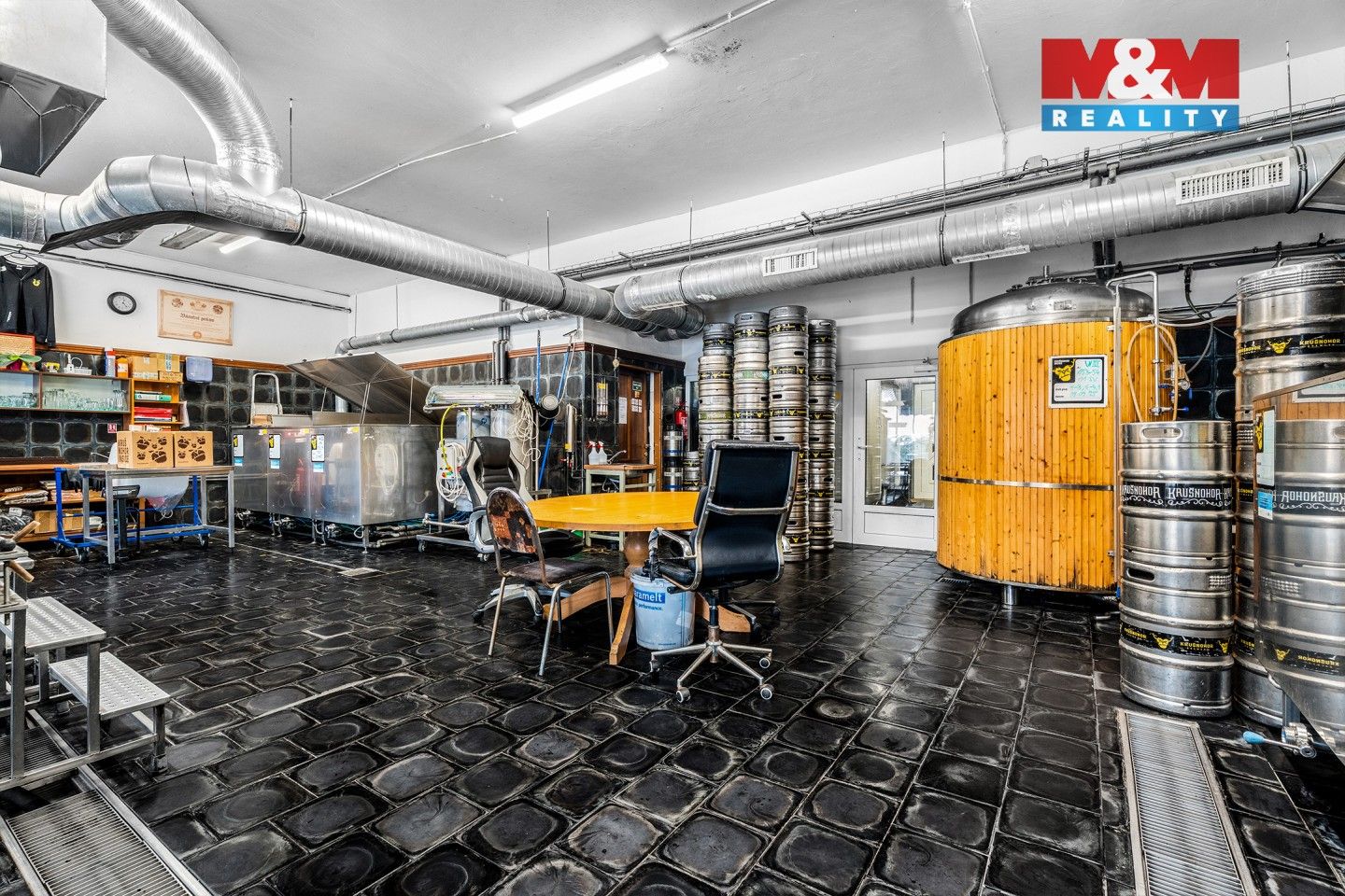 Prodej komerčního prostoru 560 m² - foto 17
