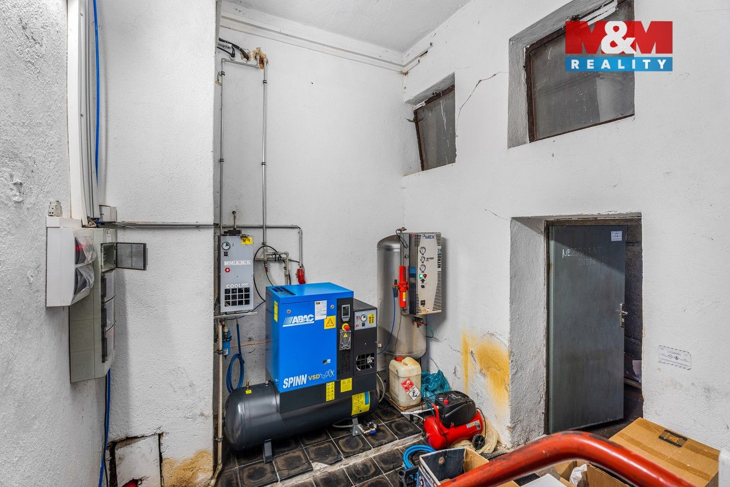 Prodej komerčního prostoru 560 m² - foto 25