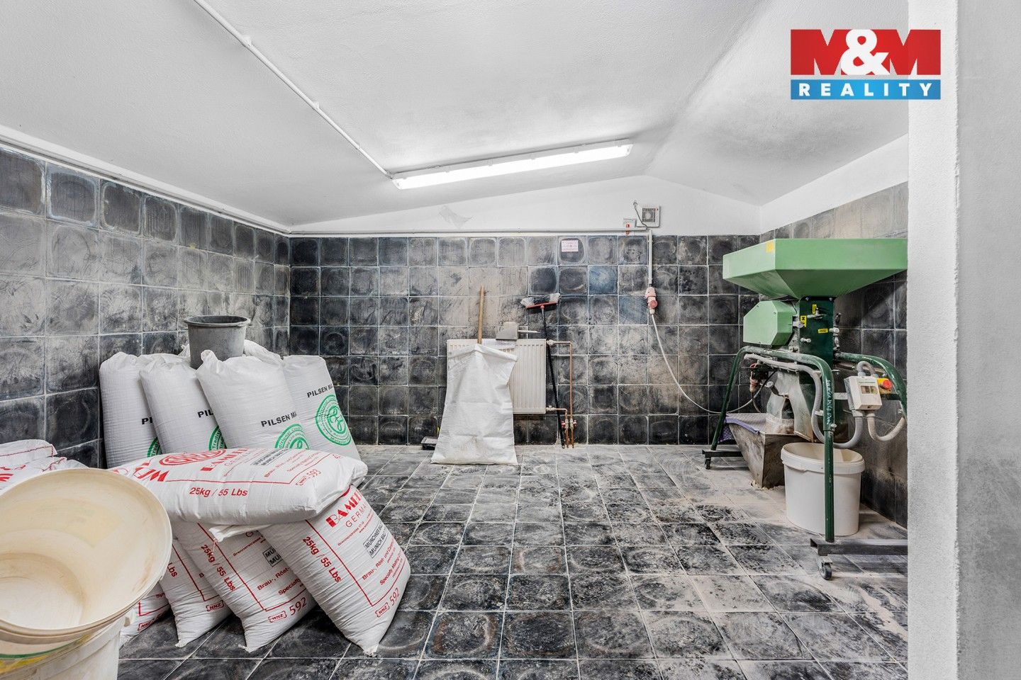 Prodej komerčního prostoru 560 m² - foto 29