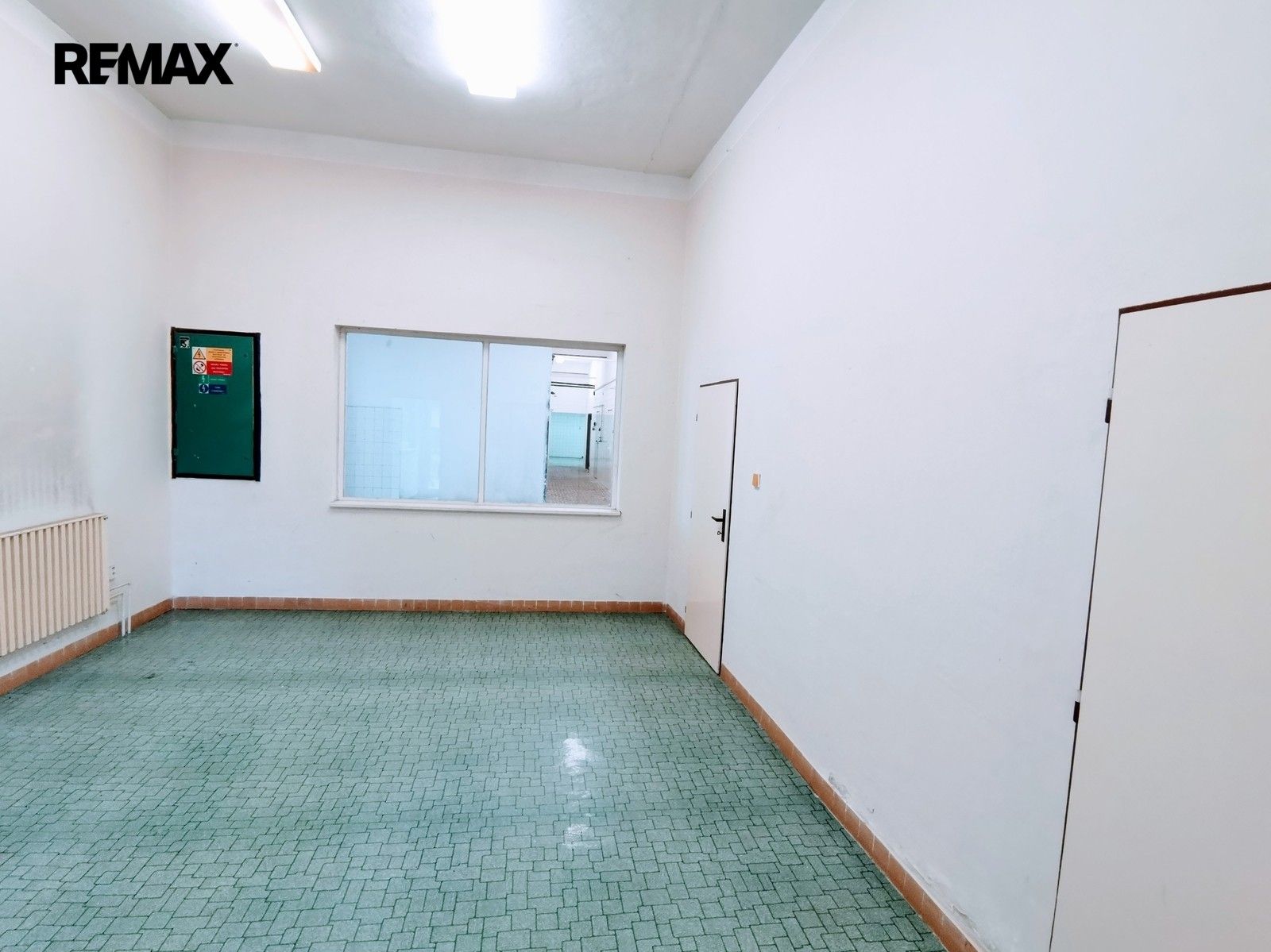 Prodej komerčního prostoru 2752 m² - foto 15