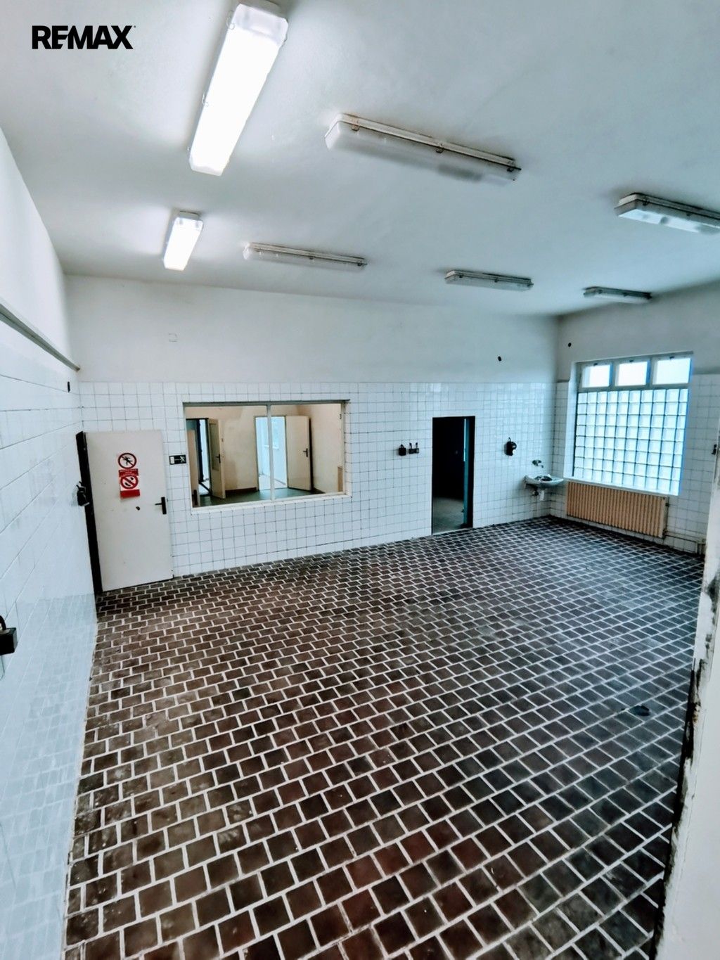 Prodej komerčního prostoru 2752 m² - foto 16