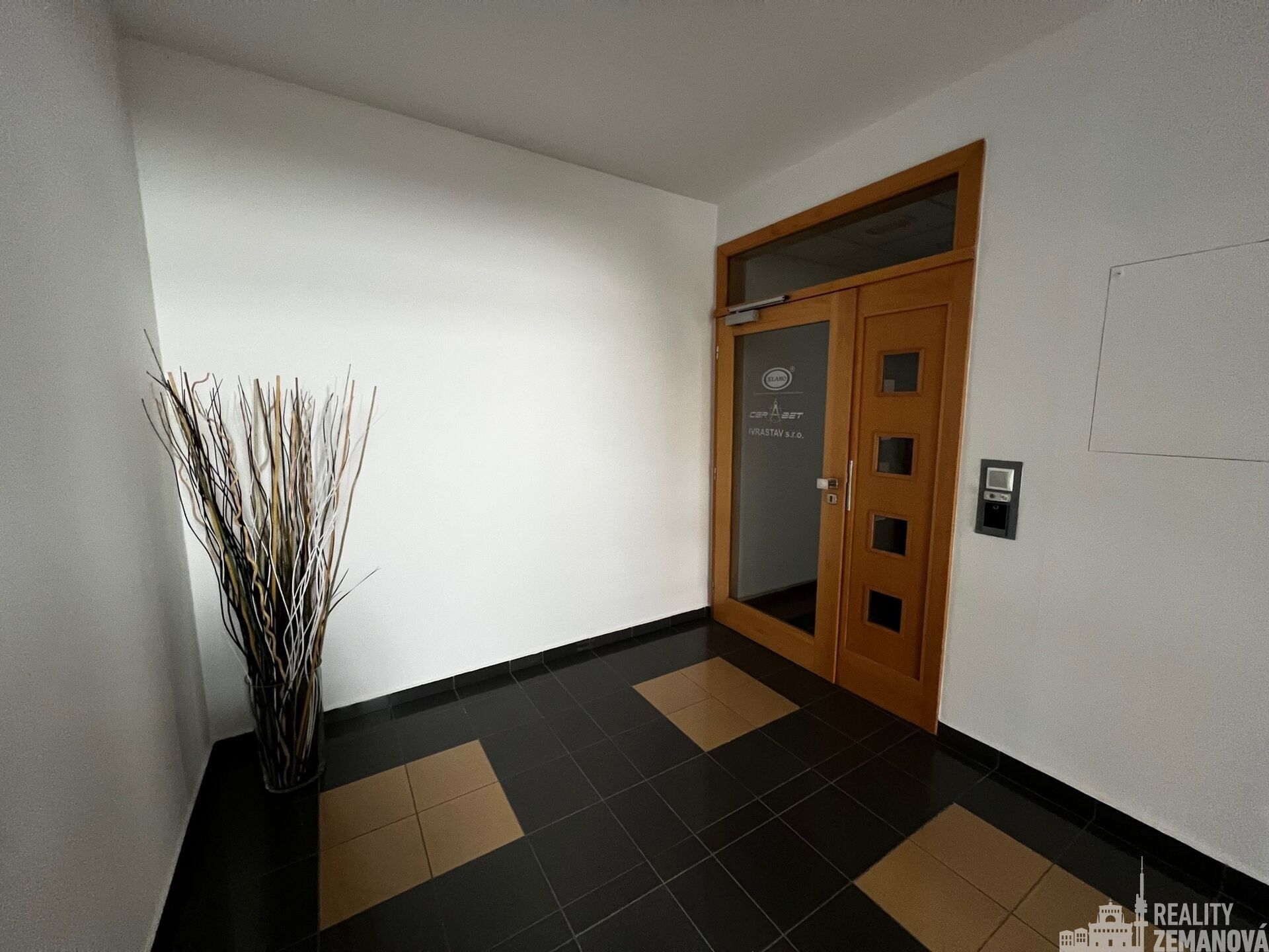 Pronájem komerčního prostoru 41 m² - foto 8