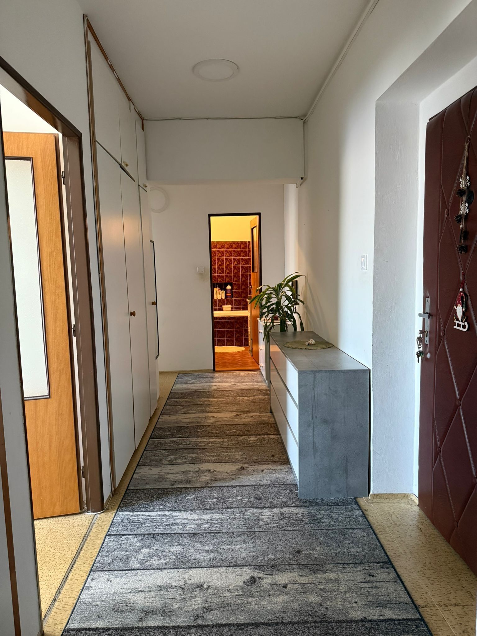Pronájem bytu 2+1 82 m² - foto 4